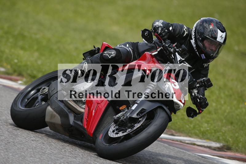 /Archiv-2024/29 12.06.2024 MOTO.CH Track Day ADR/Gruppe blau/35